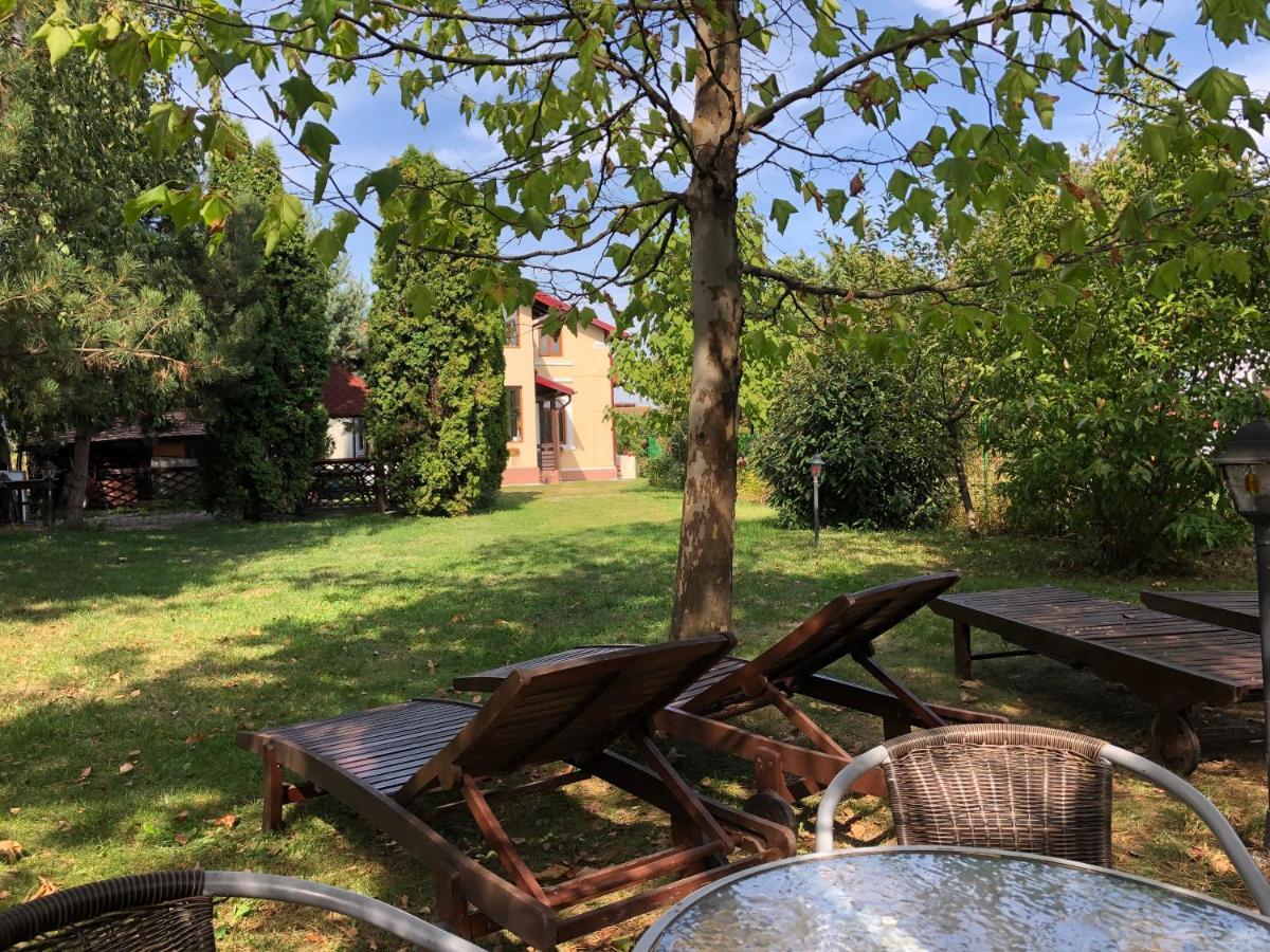 Argeselu Garden Villa-entire floor apartament, exclusive garden access Maracineni Buitenkant foto